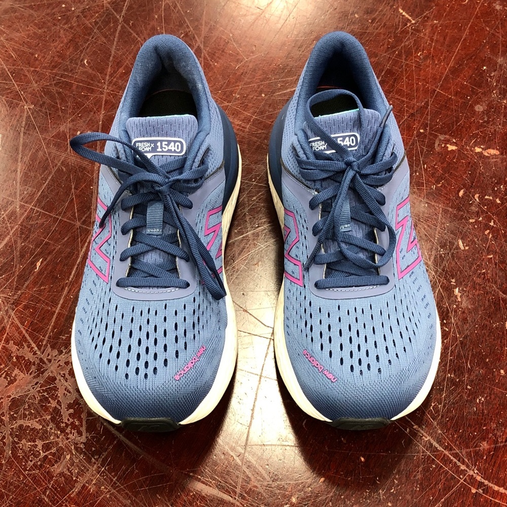 New Balance Women's Blue and Pink Sneakers